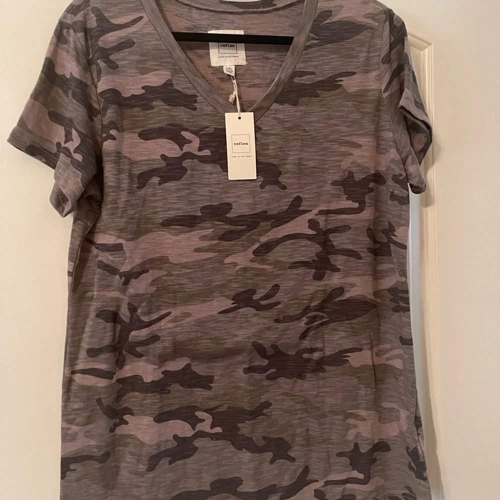 Juniors size camo t shirt - Picture 1 of 1